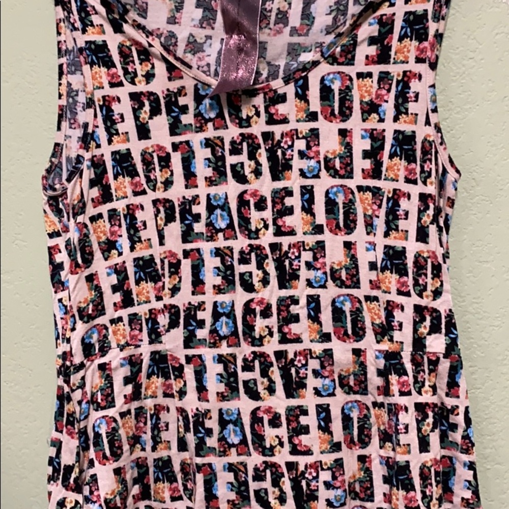 Peace love tank top 3 for 20🌻